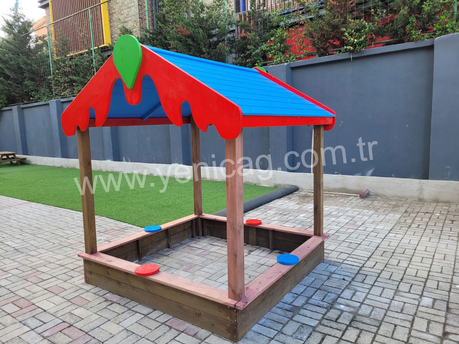 Çatılı Kum Havuzu 200x200